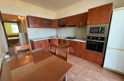 NA PREDAJ 3-IZBOVÝ BYT 70 m2 S PEKNÝM VÝHĽADOM – DOBŠINSKÉHO, PRIEVIDZA